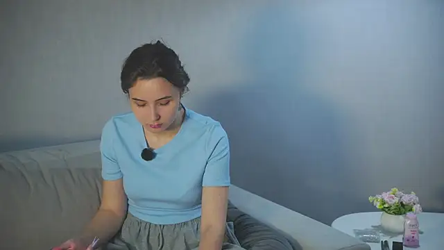 Snapshot of GloriaVitiello chatting on October 21, 2025, 10:14 am GloriaVitiello online show from October 21, 2025, 10:14 am