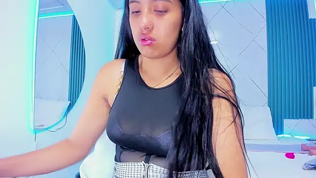 Briseida-White online show from November 27, 2025, 1:55 pm