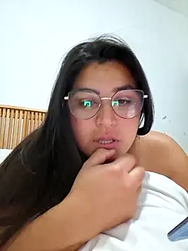 morenalatinaa online show from February 27, 2026, 7:24 pm