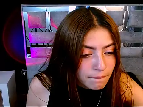 viky evanss online show from November 7, 2025, 7:51 pm