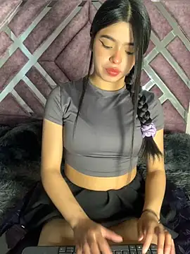 Snapshot of LunaMoore_Pink chatting on February 5, 2026, 12:34 pm LunaMoore Pink online show from February 5, 2026, 12:34 pm