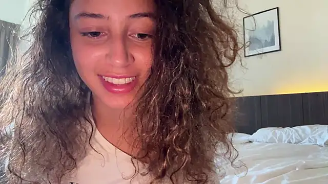 absoluthorrorfield online show from April 4, 2026, 1:56 am