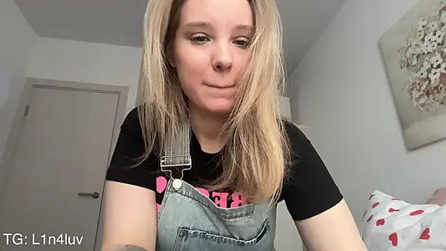 Snapshot of AIicaparkerc chatting on February 8, 2026, 10:13 am AIicaparkerc online show from February 8, 2026, 10:13 am