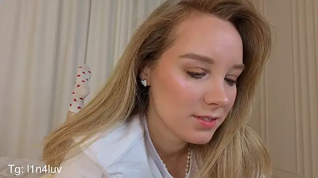 AIicaparkerc online show from November 11, 2025, 9:20 pm