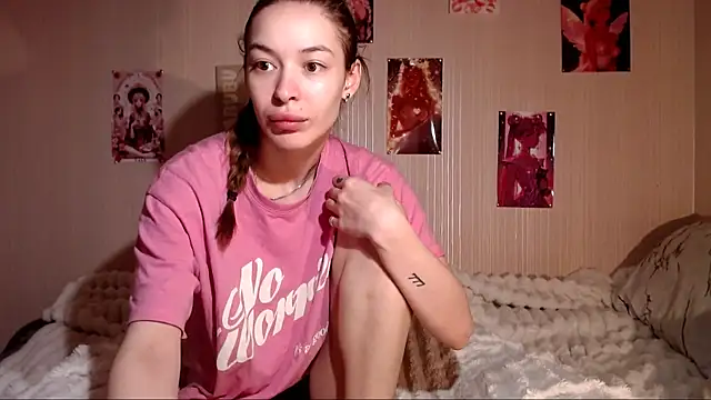 Daphne Darkthorn online show from April 11, 2026, 11:03 am