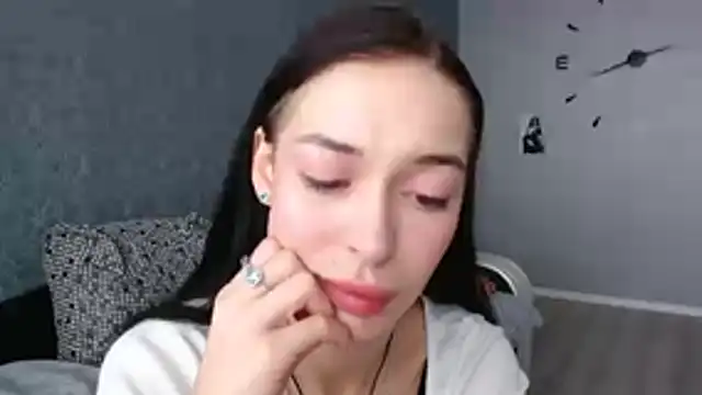 Daphne Darkthorn online show from November 2, 2025, 10:20 am