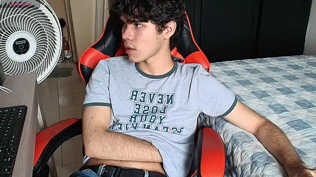 Im Camii online show from November 10, 2025, 7:08 pm