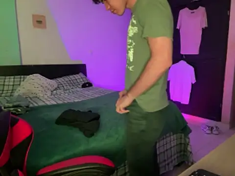 Im Camii online show from April 14, 2026, 6:46 pm