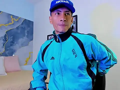 latin crissex online show from October 20, 2025, 12:17 pm