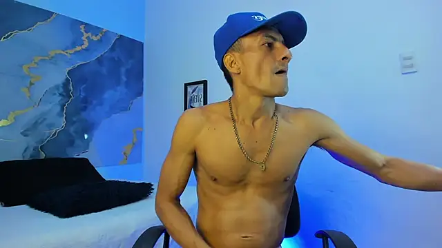 latin crissex online show from December 3, 2025, 2:27 pm