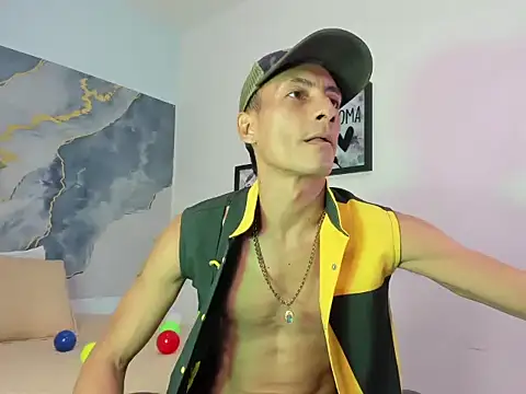 latin crissex online show from November 7, 2025, 11:59 am