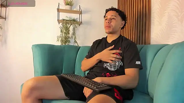 Adrian Volt online show from December 18, 2025, 3:11 am