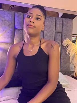 Snapshot of SofiRuiz_ chatting on October 22, 2025, 7:57 pm SofiRuiz online show from October 22, 2025, 7:57 pm