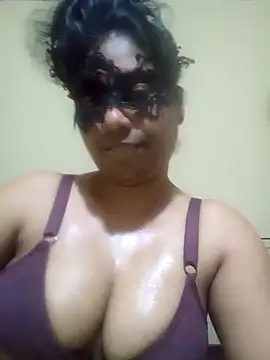 Snapshot of Expose_Queen chatting on February 9, 2026, 5:55 pm Expose Queen online show from February 9, 2026, 5:55 pm