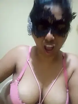 Snapshot of Expose_Queen chatting on February 4, 2026, 6:03 pm Expose Queen online show from February 4, 2026, 6:03 pm