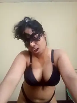 Snapshot of Expose_Queen chatting on March 3, 2026, 6:42 am Expose Queen online show from March 3, 2026, 6:42 am