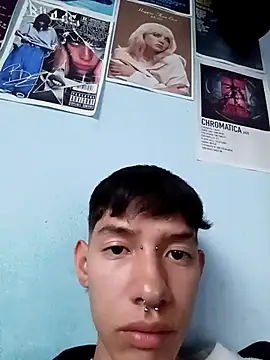 Snapshot of heyy_noah11 chatting on November 11, 2025, 10:47 pm heyy noah11 online show from November 11, 2025, 10:47 pm