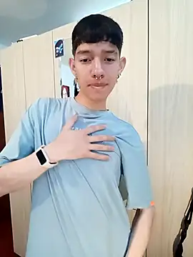 Snapshot of heyy_noah11 chatting on October 27, 2025, 2:34 am heyy noah11 online show from October 27, 2025, 2:34 am