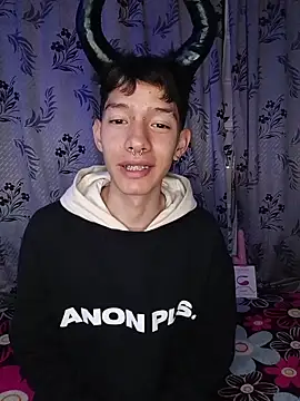 Snapshot of heyy_noah11 chatting on November 13, 2025, 3:10 am heyy noah11 online show from November 13, 2025, 3:10 am