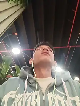 Snapshot of heyy_noah11 chatting on November 16, 2025, 7:51 pm heyy noah11 online show from November 16, 2025, 7:51 pm