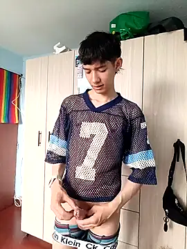 Snapshot of heyy_noah11 chatting on October 21, 2025, 9:03 pm heyy noah11 online show from October 21, 2025, 9:03 pm