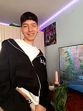 Snapshot of heyy_noah11 chatting on October 30, 2025, 6:38 pm heyy noah11 online show from October 30, 2025, 6:38 pm