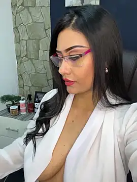 Snapshot of _Isabella_1 chatting on October 28, 2025, 2:34 am Isabella 1 online show from October 28, 2025, 2:34 am