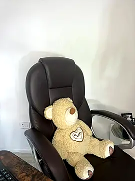 Snapshot of _Isabella_1 chatting on November 30, 2025, 2:45 am Isabella 1 online show from November 30, 2025, 2:45 am