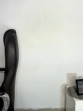 Snapshot of _Isabella_1 chatting on December 1, 2025, 2:34 am Isabella 1 online show from December 1, 2025, 2:34 am