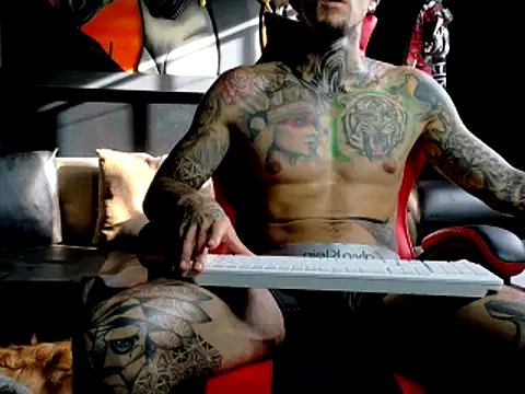 Molotov Explosive online show from October 25, 2025, 9:15 pm