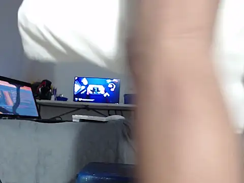 Snapshot of TinyStarz chatting on December 1, 2025, 8:59 am TinyStarz online show from December 1, 2025, 8:59 am