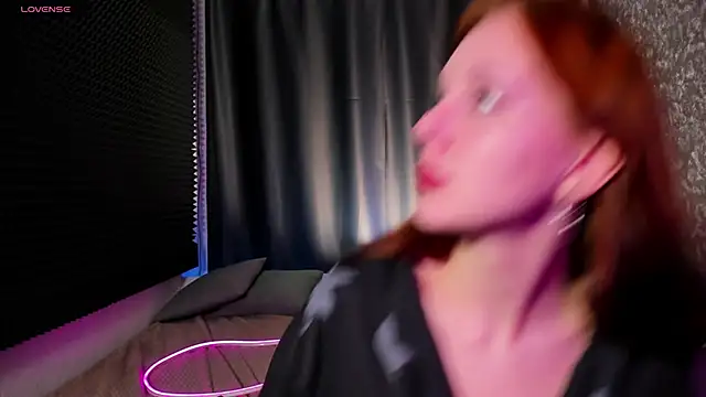 MargoViento online show from November 3, 2025, 8:56 pm