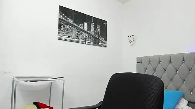 Sofi And Santy online show from November 8, 2025, 10:57 pm