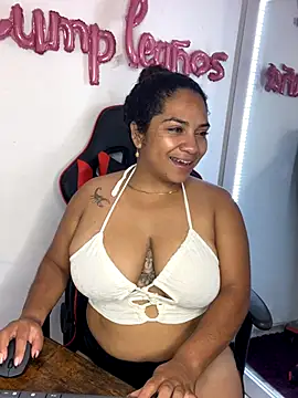 Snapshot of _Lissa_01 chatting on October 30, 2025, 2:43 am Lissa 01 online show from October 30, 2025, 2:43 am