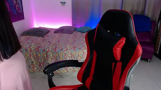 Snapshot of skarlett222 chatting on November 11, 2025, 12:38 am skarlett222 online show from November 11, 2025, 12:38 am