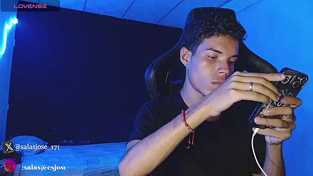 jhojan foxxx  online show from November 28, 2025, 8:42 pm