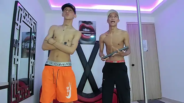 Snapshot of EMPIRE_BOYS1 chatting on November 12, 2025, 7:18 pm EMPIRE BOYS1 online show from November 12, 2025, 7:18 pm