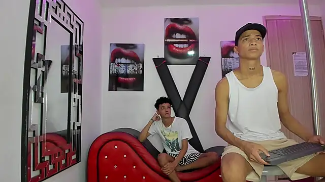 Snapshot of EMPIRE_BOYS1 chatting on November 18, 2025, 7:28 pm EMPIRE BOYS1 online show from November 18, 2025, 7:28 pm