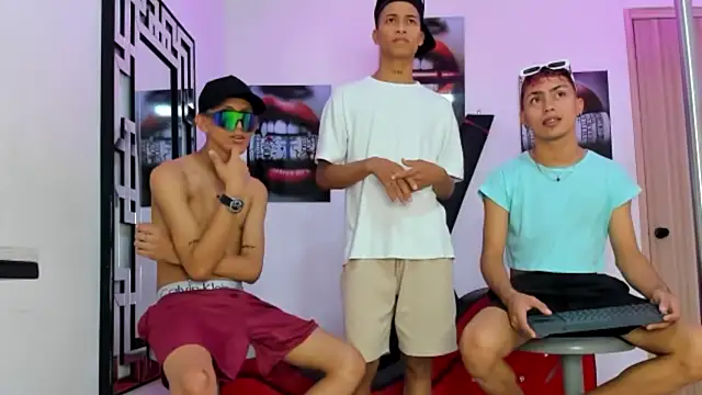 Snapshot of EMPIRE_BOYS1 chatting on November 2, 2025, 7:19 pm EMPIRE BOYS1 online show from November 2, 2025, 7:19 pm