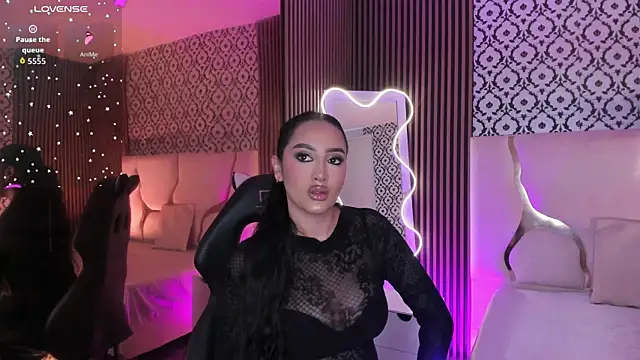 Snapshot of BEELLA_TAY1 chatting on December 5, 2025, 12:15 pm BEELLA TAY1 online show from December 5, 2025, 12:15 pm