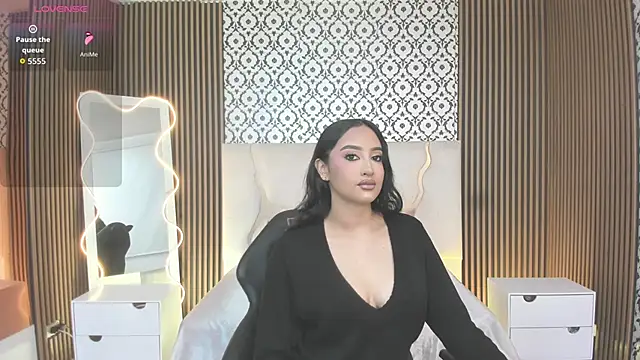 Snapshot of BEELLA_TAY1 chatting on November 19, 2025, 4:40 pm BEELLA TAY1 online show from November 19, 2025, 4:40 pm