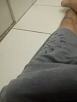 Guilhermekovaliosky online show from December 18, 2025, 3:49 pm