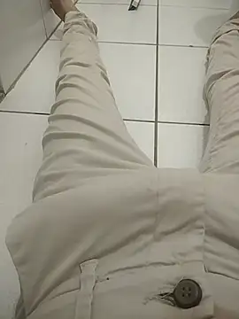 Guilhermekovaliosky online show from December 15, 2025, 2:01 pm