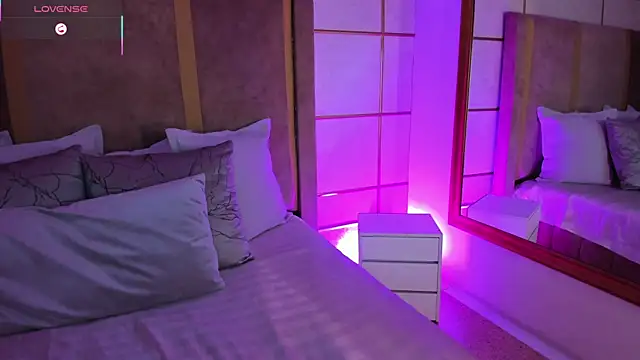 Snapshot of lyrabellini chatting on November 14, 2025, 11:36 am lyrabellini online show from November 14, 2025, 11:36 am