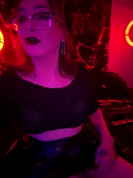 Snapshot of MiniMonroe chatting on November 9, 2025, 9:13 am MiniMonroe online show from November 9, 2025, 9:13 am