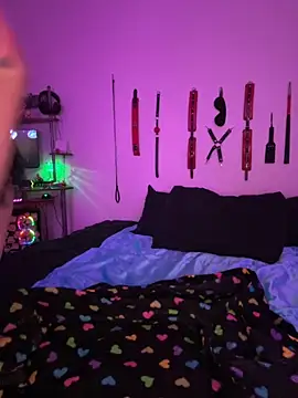 Snapshot of MiniMonroe chatting on November 27, 2025, 9:43 am MiniMonroe online show from November 27, 2025, 9:43 am