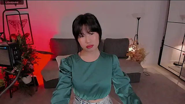 Erika Kim online show from November 7, 2025, 5:45 am