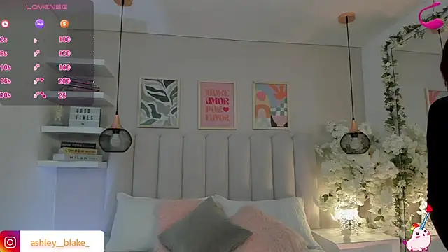 Snapshot of Isabella__gonzalez_ chatting on November 26, 2025, 3:28 am Isabella gonzalez online show from November 26, 2025, 3:28 am