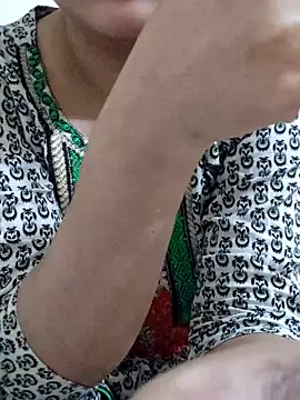 Tanha18 online show from December 1, 2025, 5:30 am