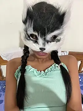 Shanudri77 online show from November 16, 2025, 3:44 am